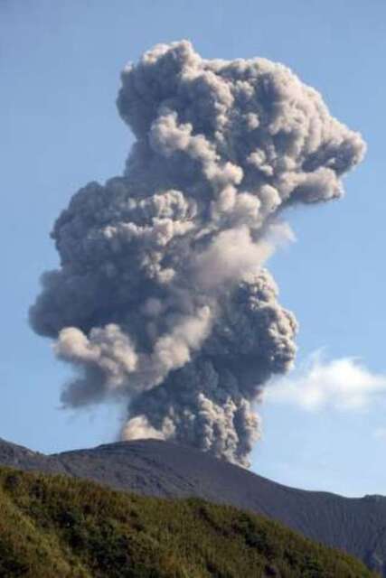 諏訪之瀬島で爆発1回　噴煙は600ｍまで上がる